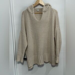 Aerie: Long Sleeve Hooded Sweater- Size Medium (pit to pit approx 27in)